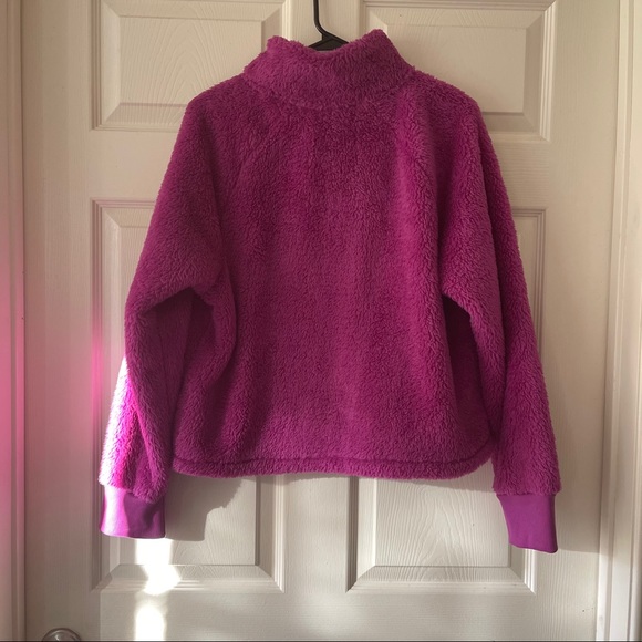 Performance Sherpa 1/4 Zip Logo Cropped Sweatshirt - Picture 5 of 6